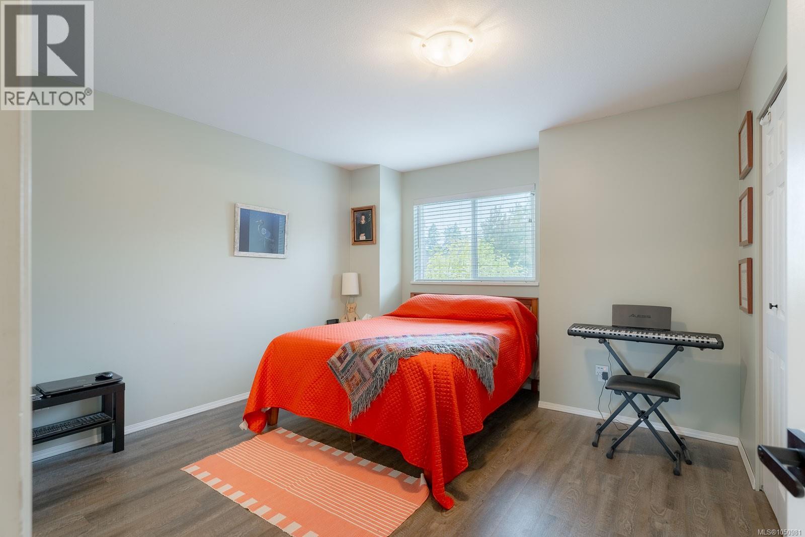 5453 Woodland Cres W - Image 16