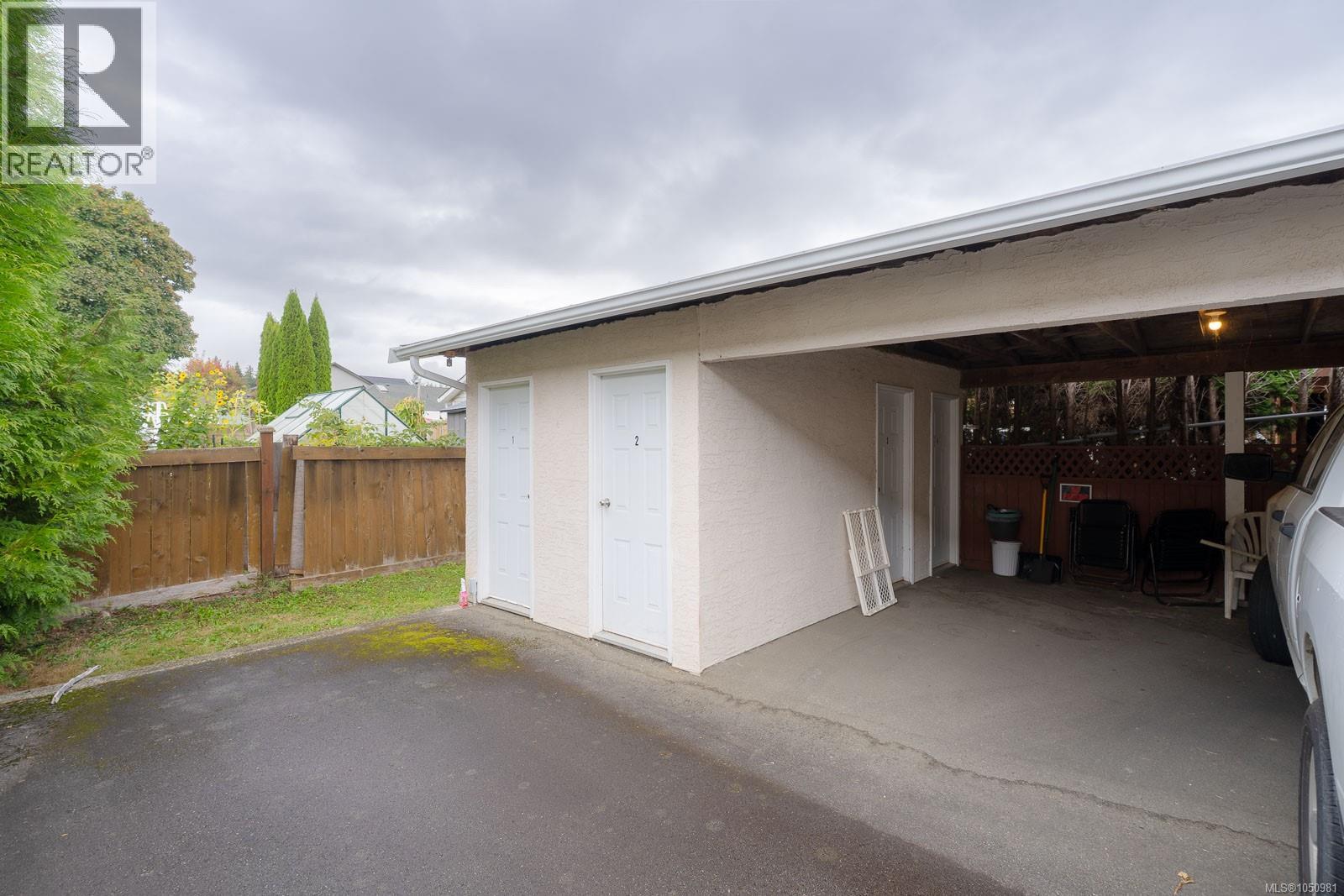 5453 Woodland Cres W - 25