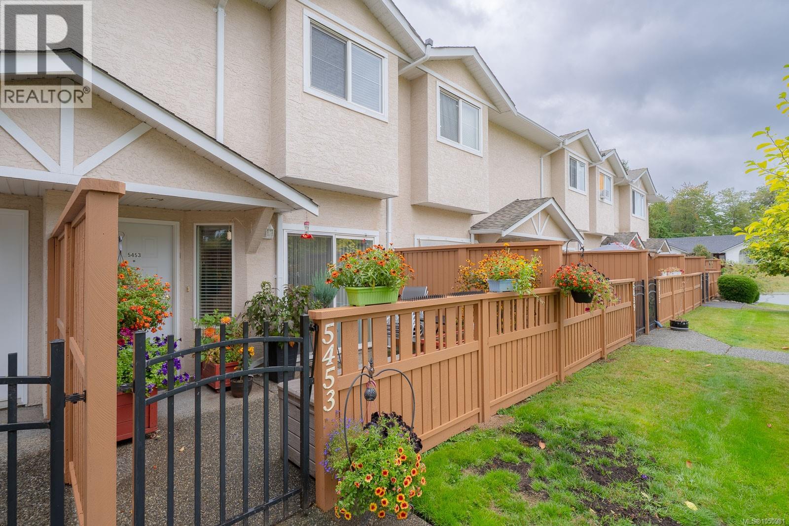 5453 Woodland Cres W - 28