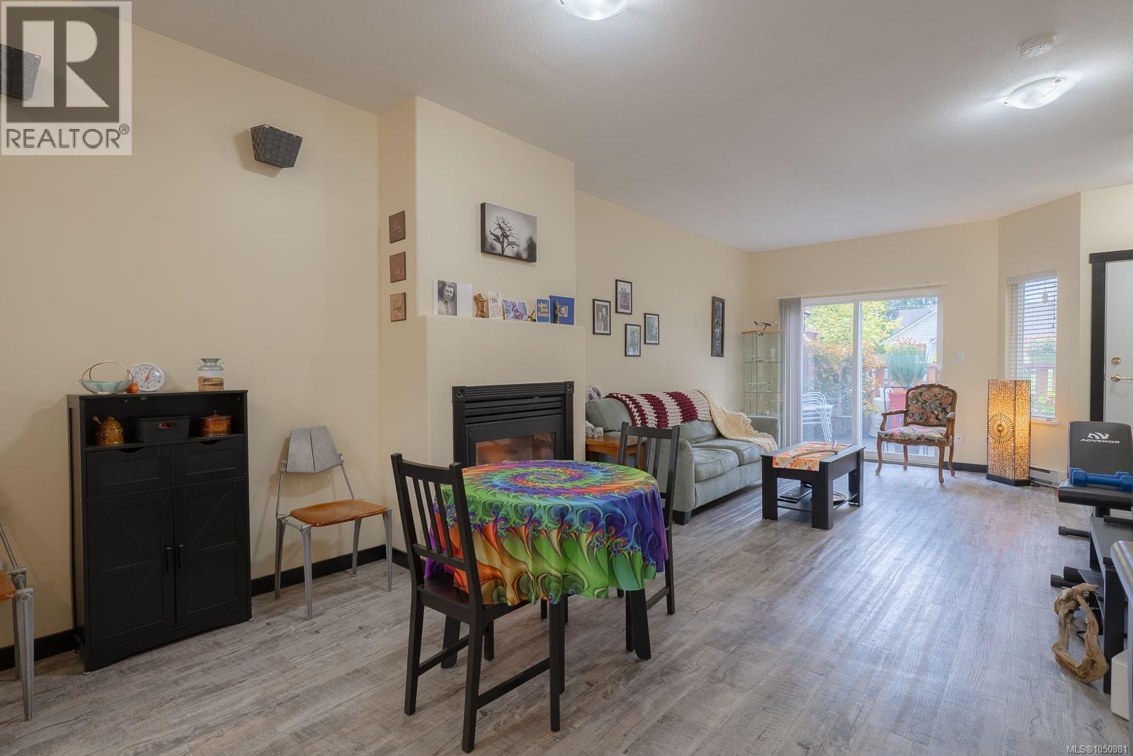 5453 Woodland Cres W - 5