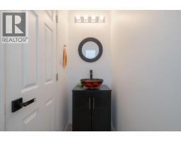 5453 Woodland Cres W, Port Alberni, BC V9Y8H1 Photo 12