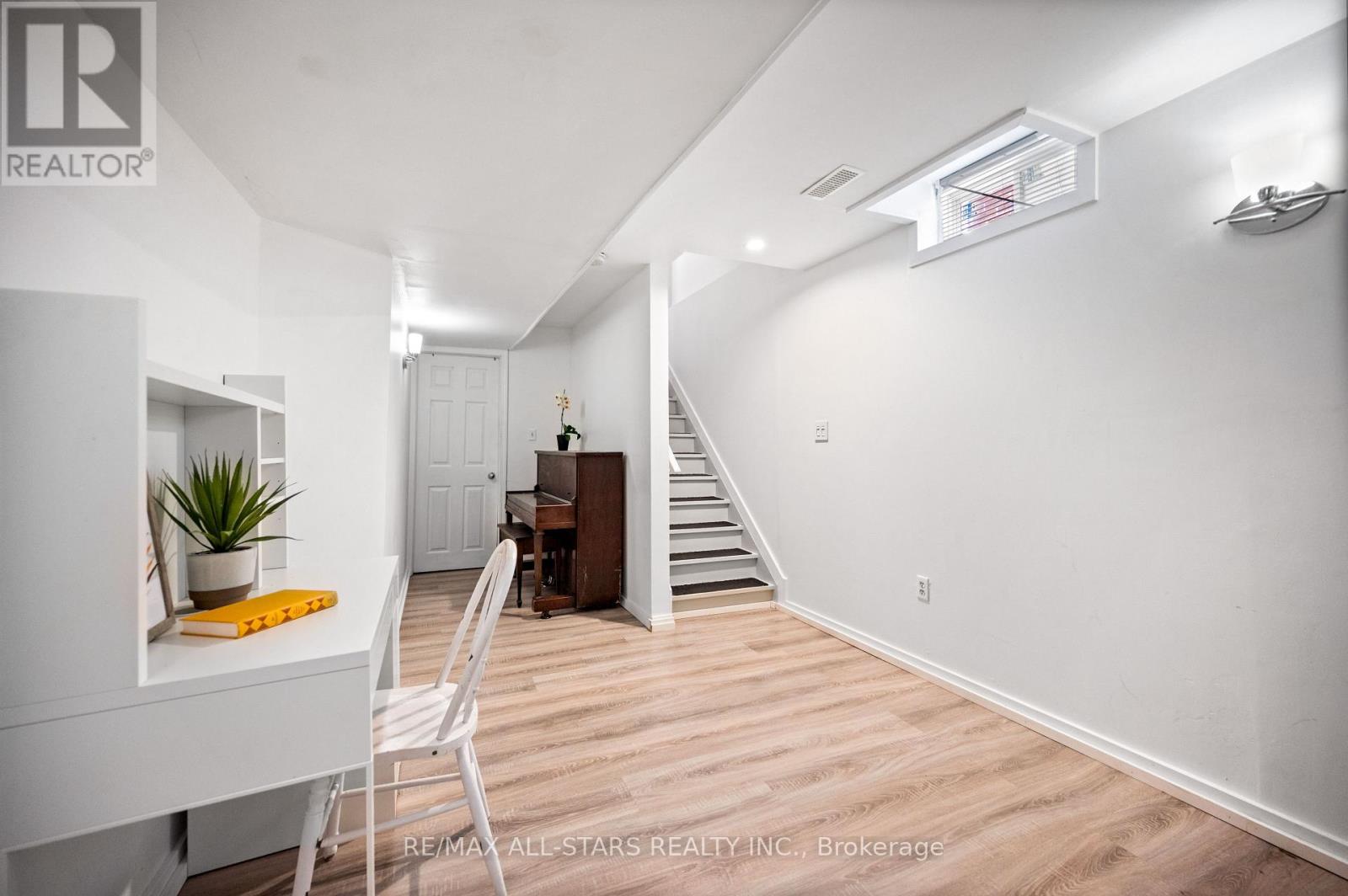 195 RICHARD UNDERHILL AVENUE - 33