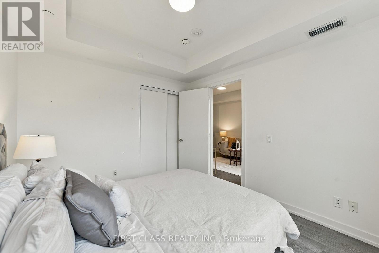 #601 1 GRANDVIEW AVENUE - 16