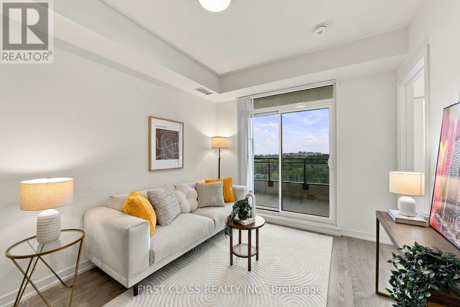 #601 1 GRANDVIEW AVENUE - 4