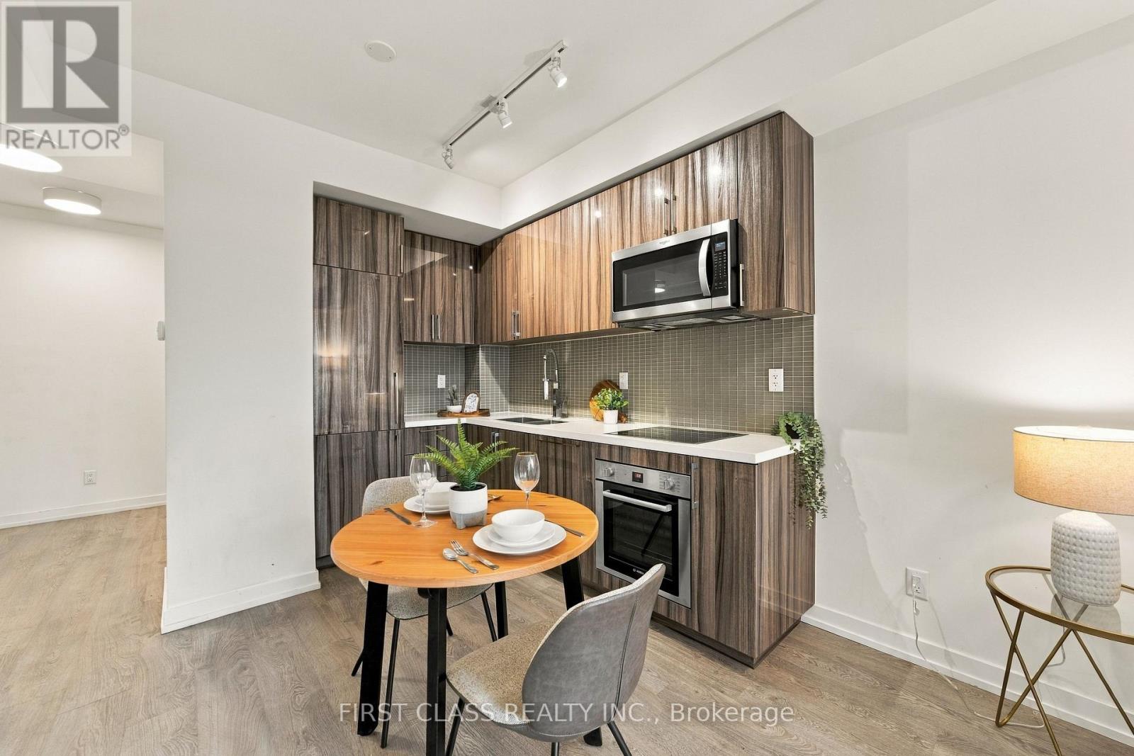 #601 1 GRANDVIEW AVENUE - 8
