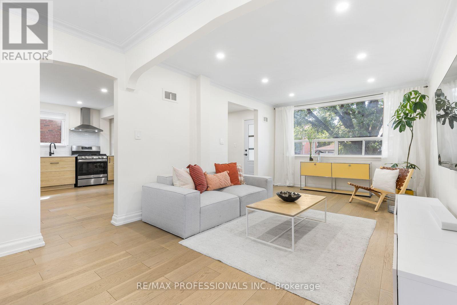 27 BRAWLEY AVENUE - 12