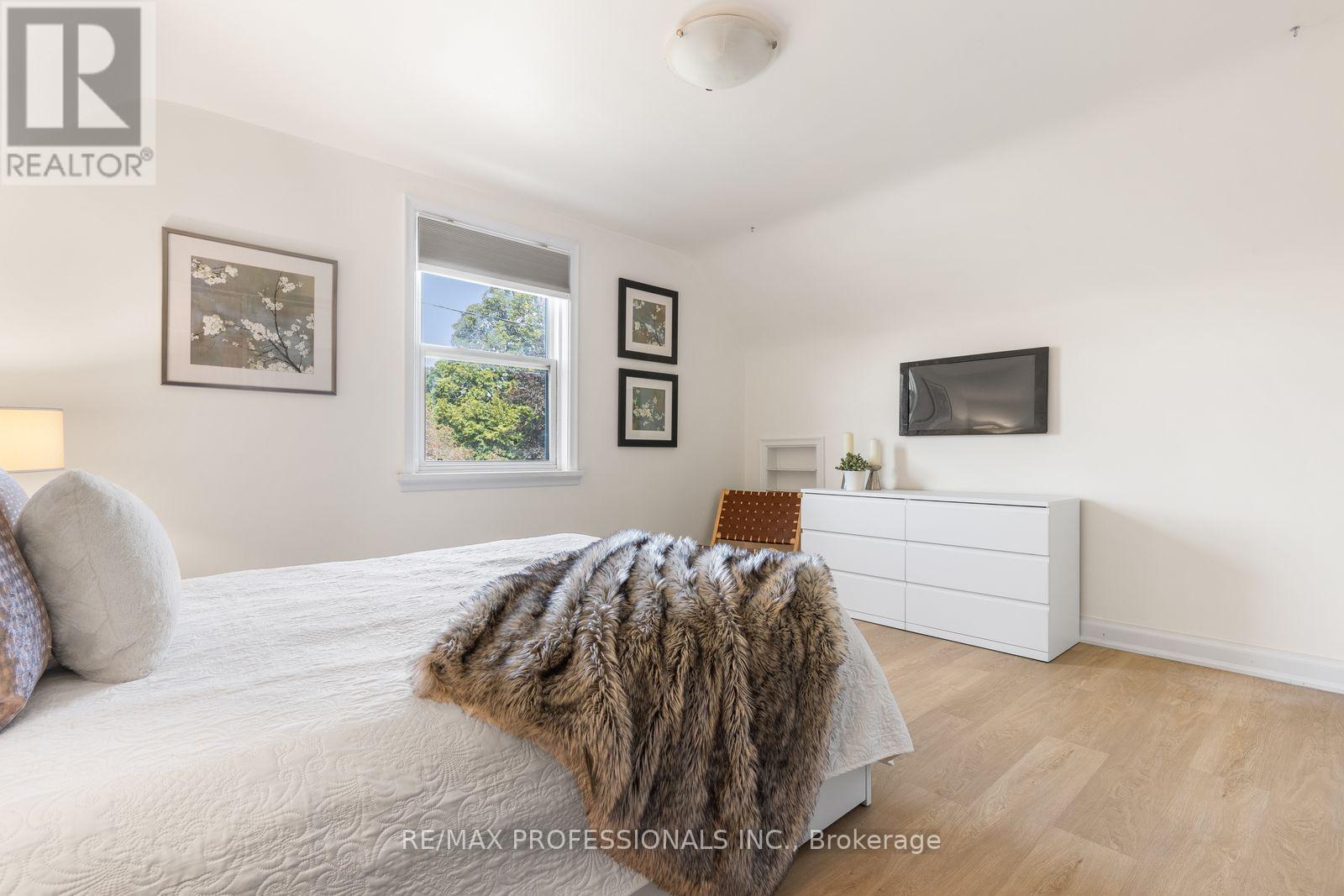 27 BRAWLEY AVENUE - 15