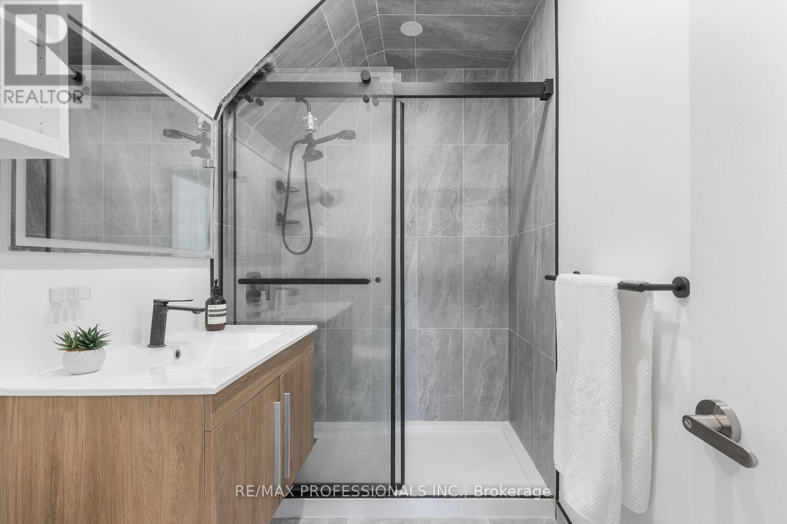 27 BRAWLEY AVENUE - Image 18