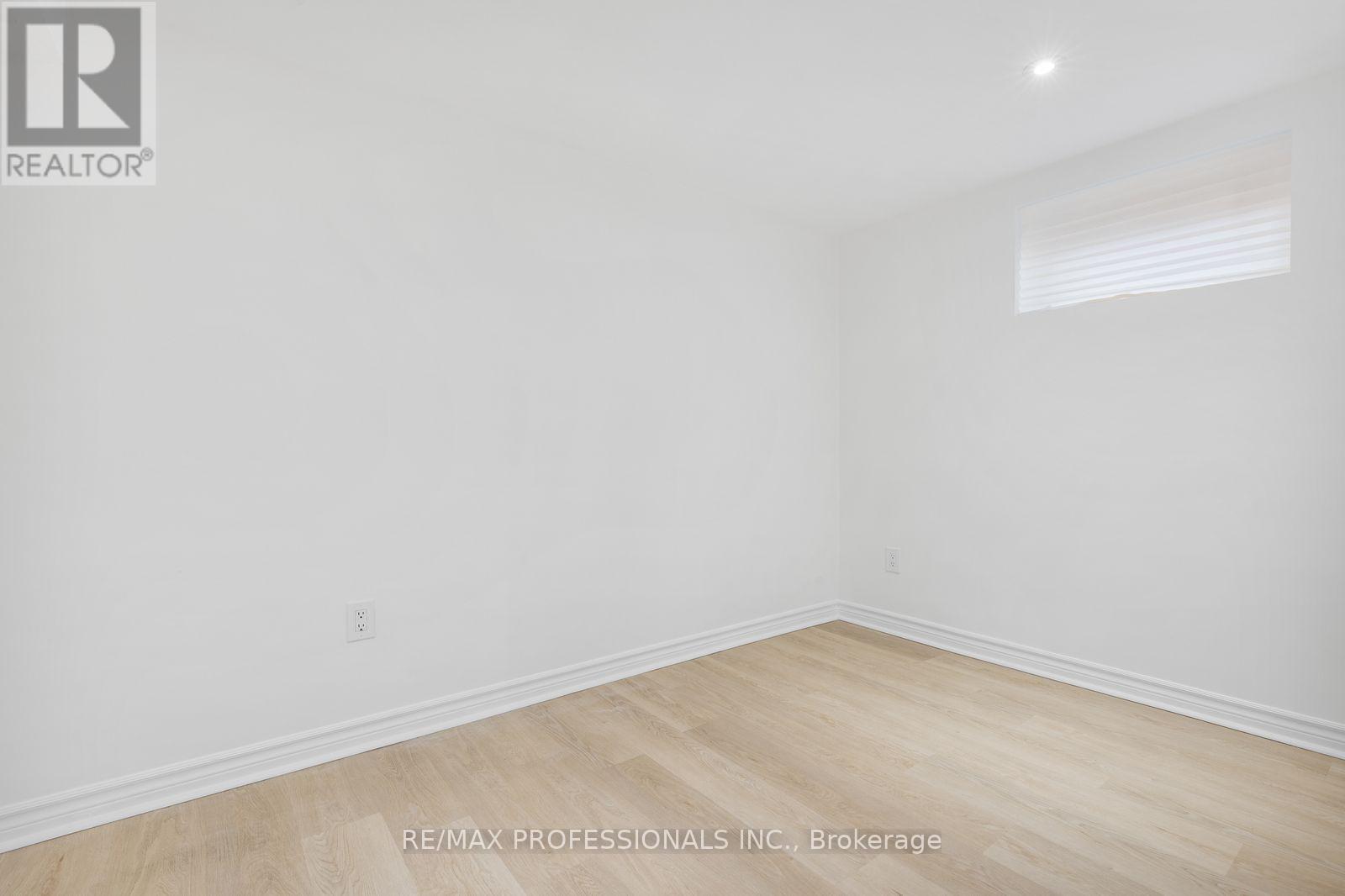 27 BRAWLEY AVENUE - 23