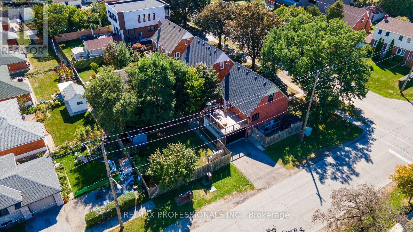 27 BRAWLEY AVENUE - Image 35