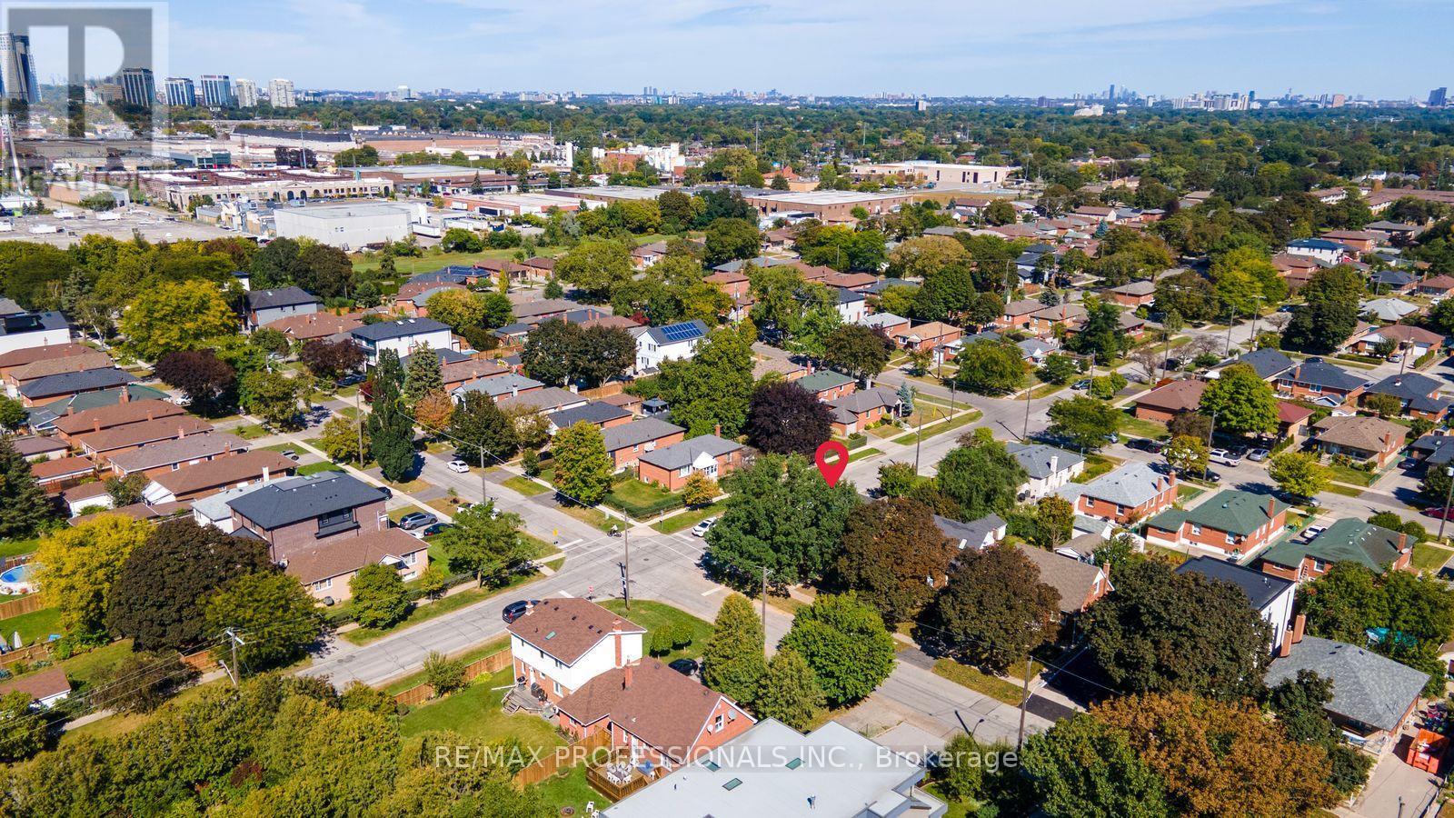 27 BRAWLEY AVENUE - 39