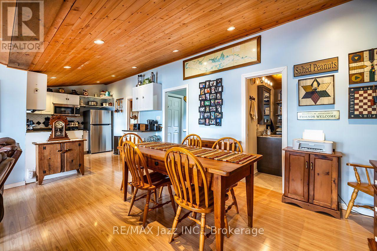 923 SILVER LEAF DRIVE - 31