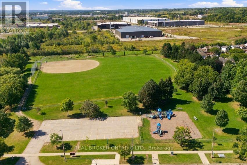 29 SLATER COURT - 31