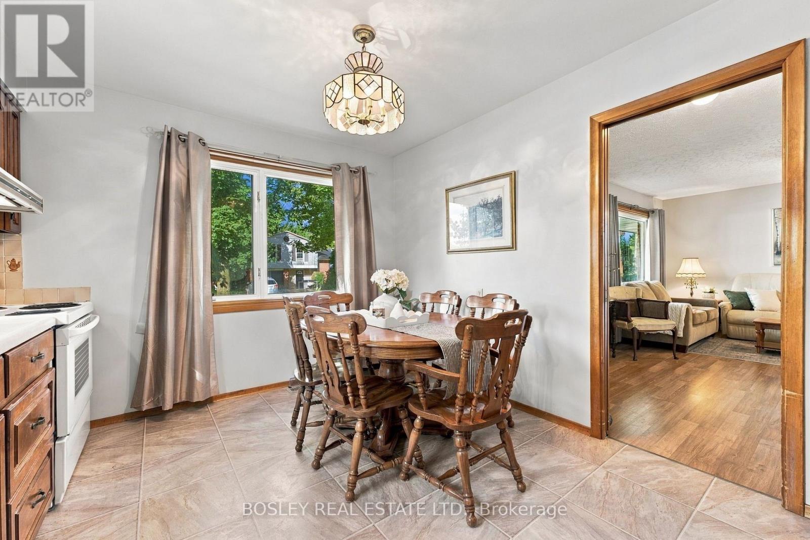 229 DRURY LANE - 11