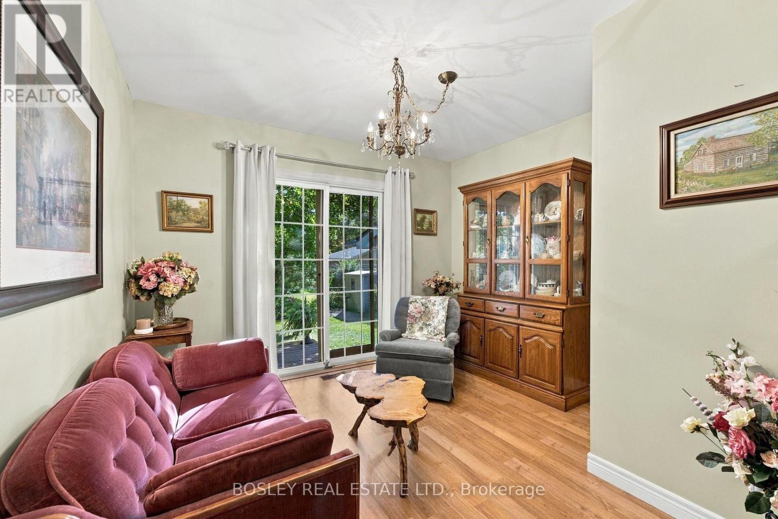 229 DRURY LANE - 12