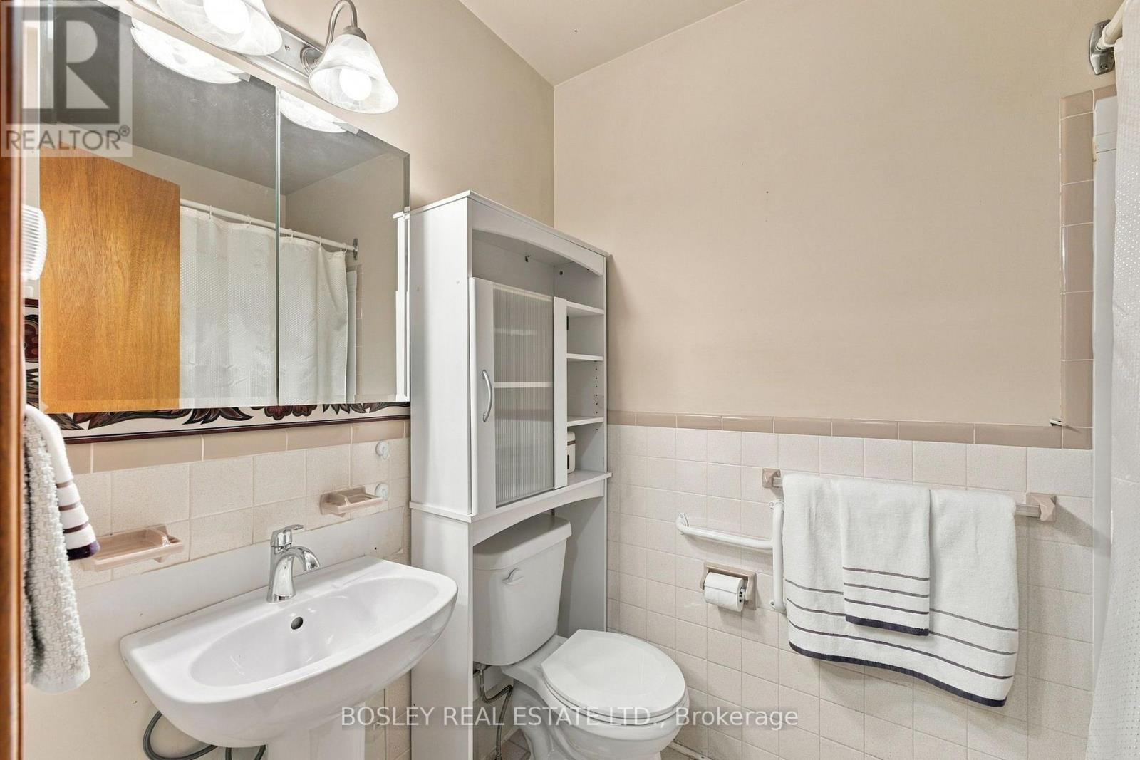 229 DRURY LANE - 20