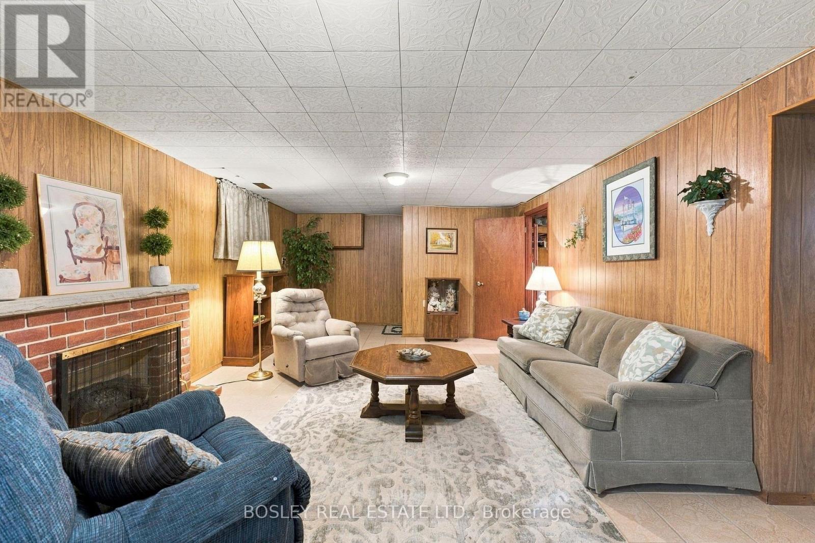 229 DRURY LANE - 23