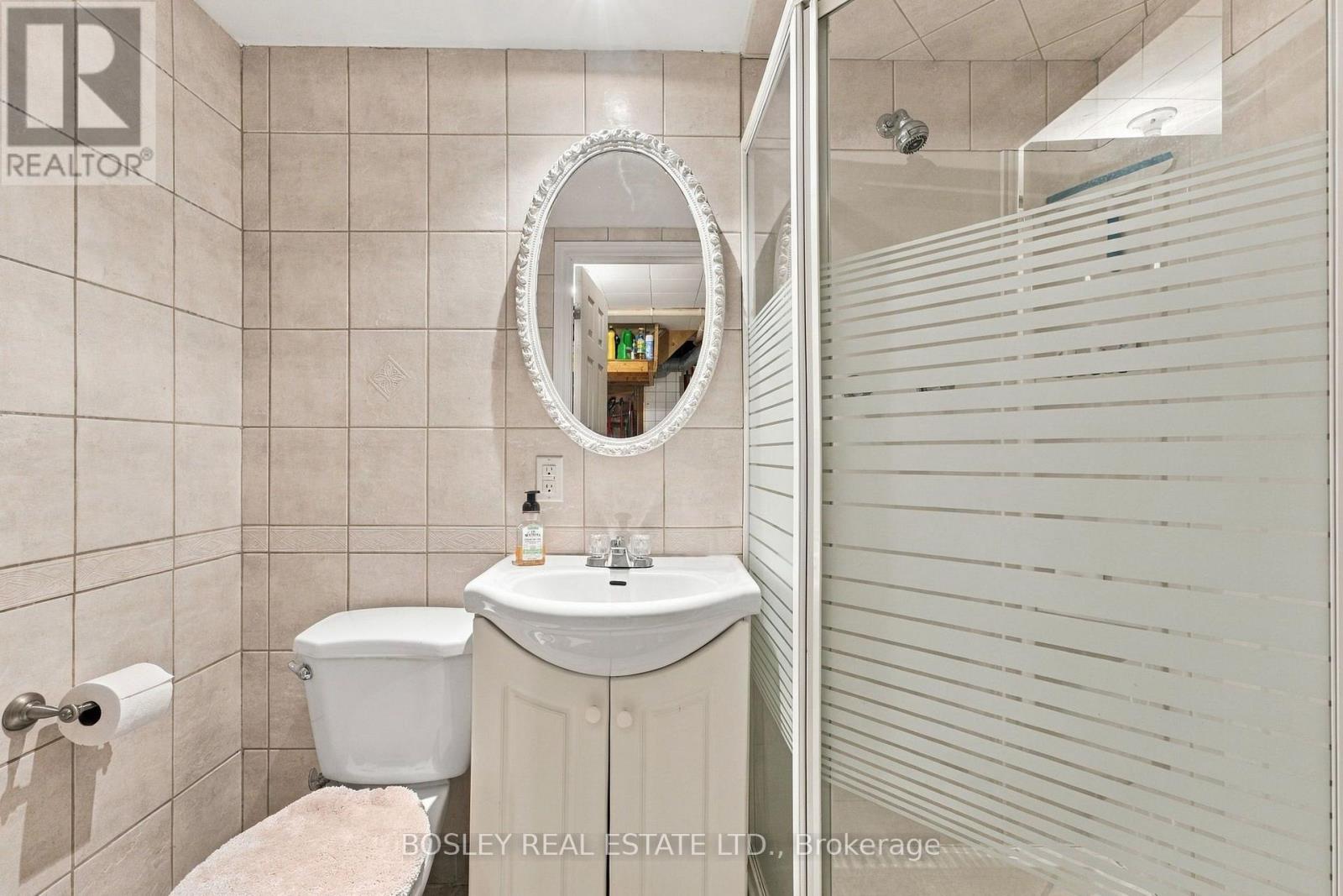 229 DRURY LANE - 26