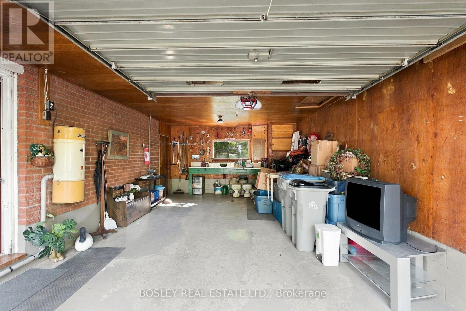 229 DRURY LANE - Image 30
