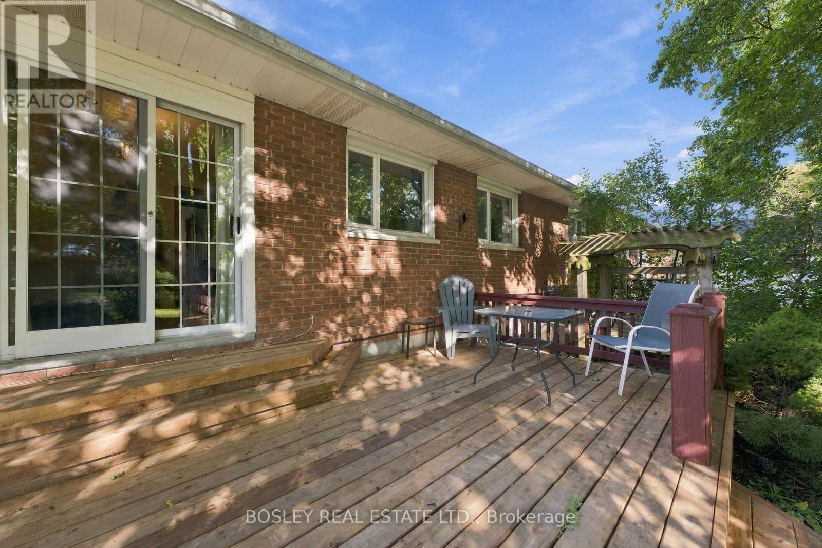 229 DRURY LANE - Image 33