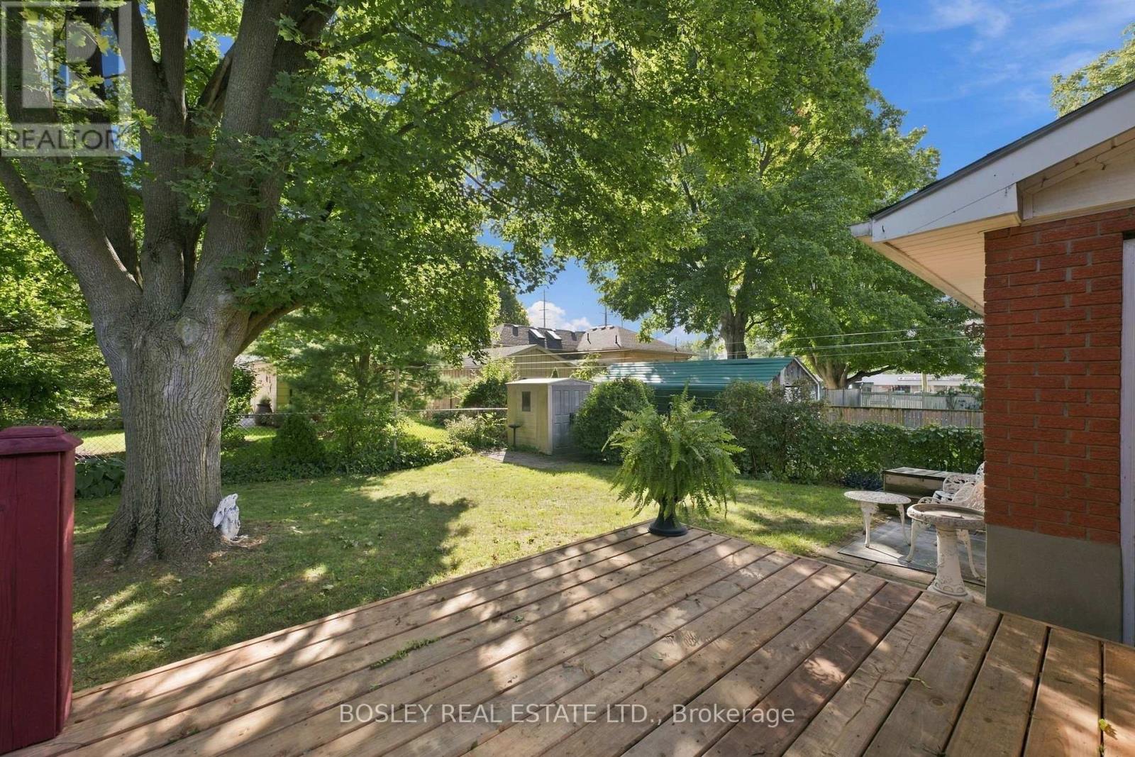 229 DRURY LANE - Image 35
