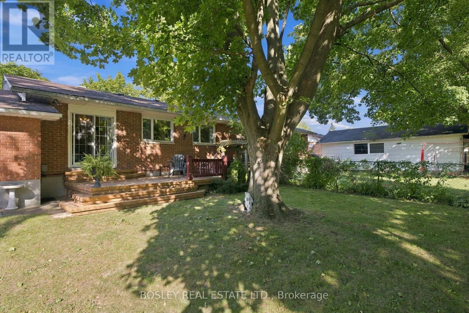 229 DRURY LANE - 36