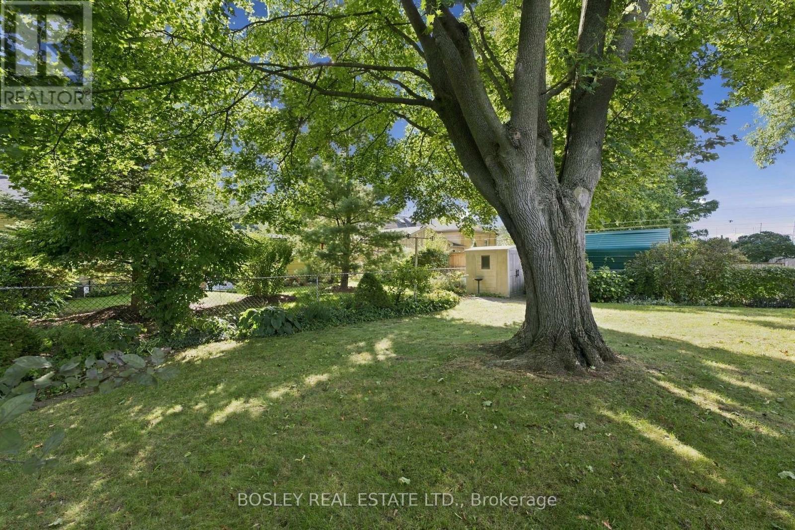 229 DRURY LANE - 37