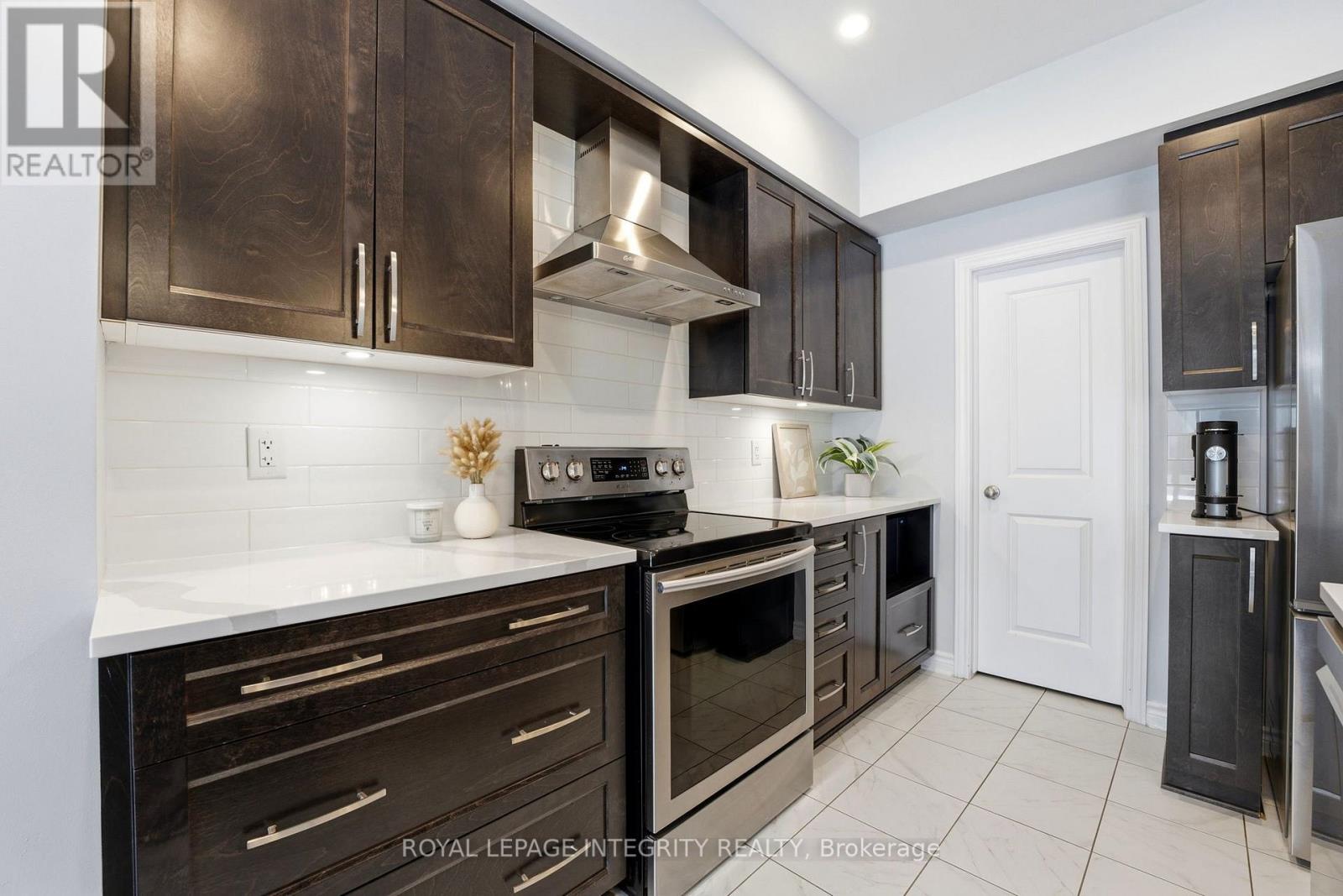 13 BRIXTON WAY - Image 21