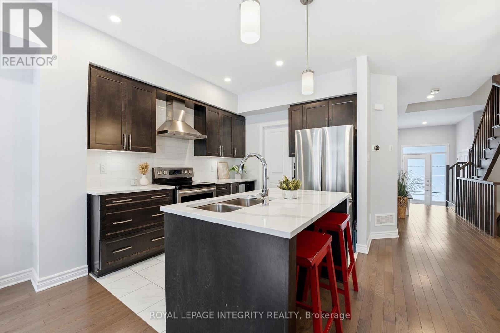 13 BRIXTON WAY - Image 17