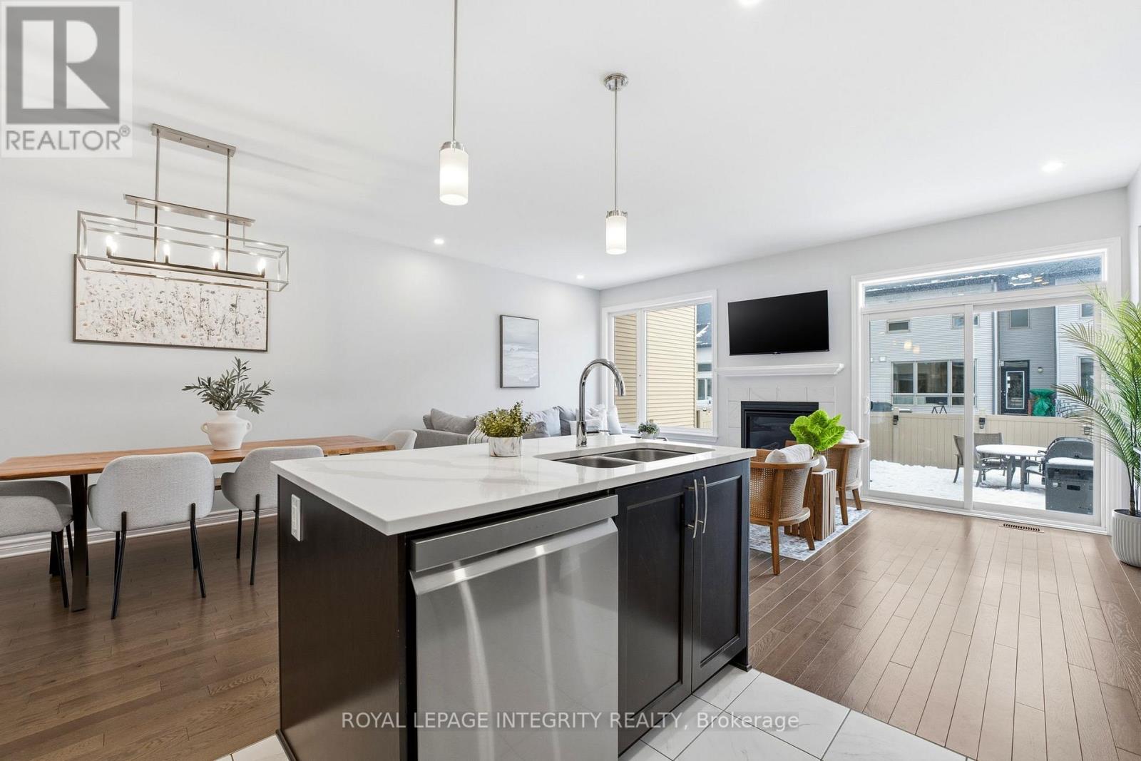 13 BRIXTON WAY - Image 20