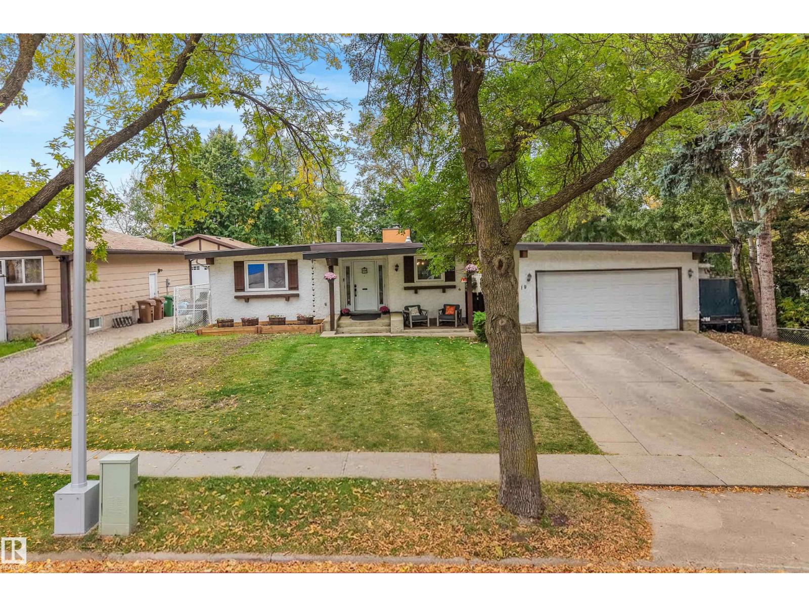 19 GATEWOOD AV - 1