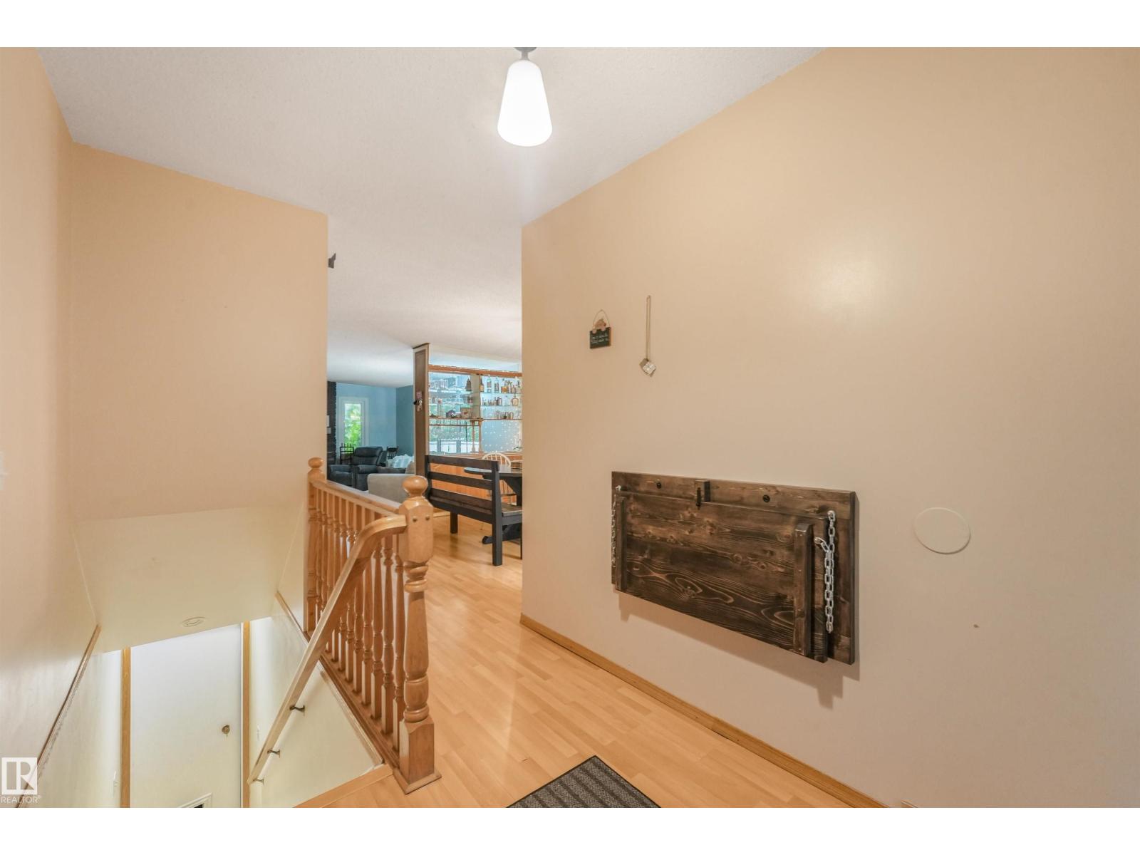 19 GATEWOOD AV - 6