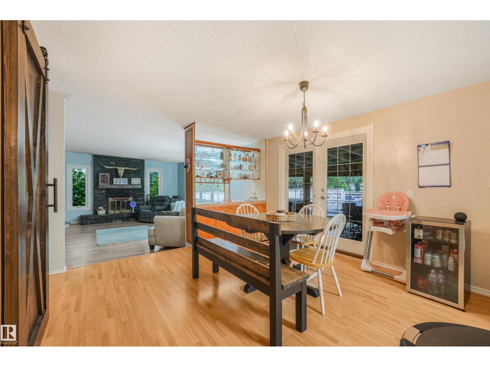 19 GATEWOOD AV - 7