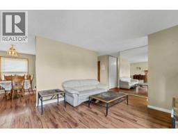 2pc Bathroom - 469 19 Street Ne, Medicine Hat, AB T1C1G2 Photo 8