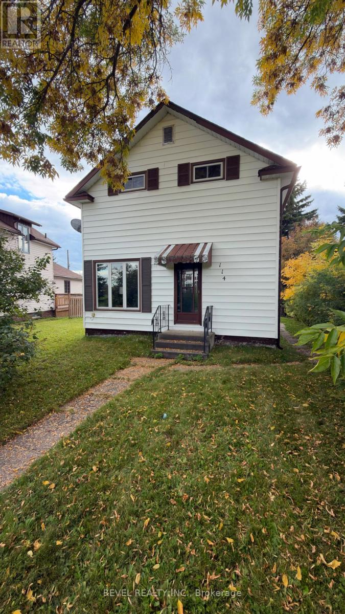 114 CIRCLE PLACE - 1