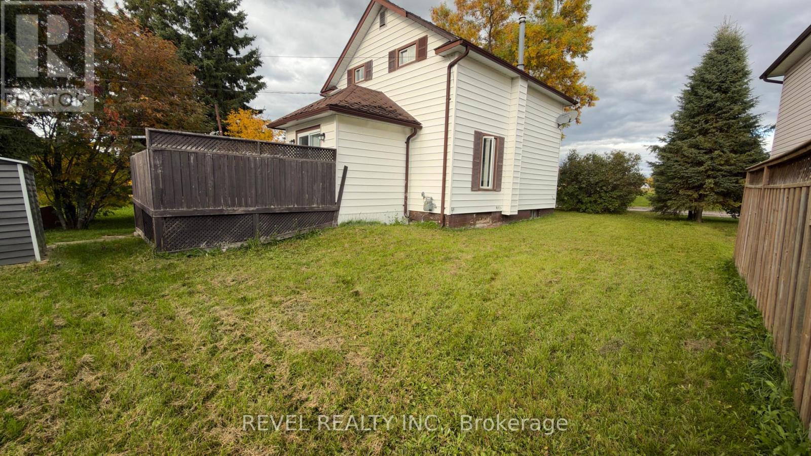 114 CIRCLE PLACE - Image 4
