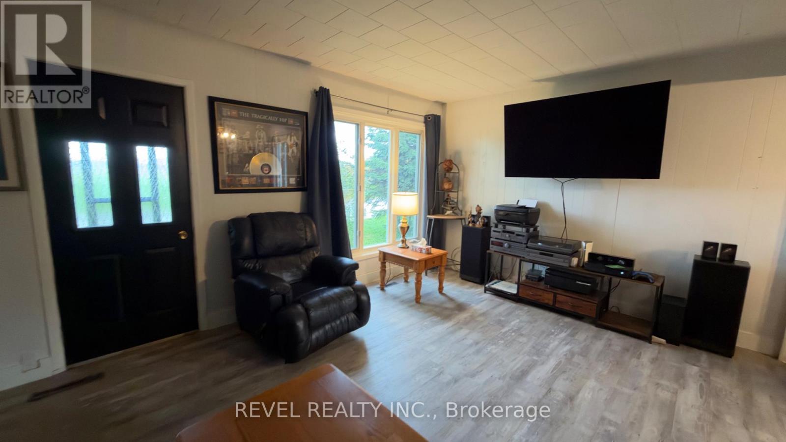 114 CIRCLE PLACE - Image 8