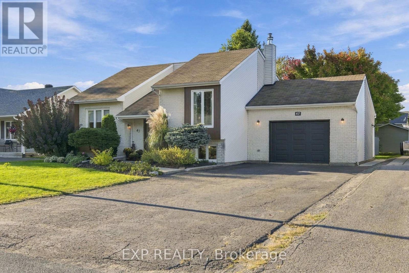 47 Albert Street, Russell, Ontario, K0A1W0, Russell, Ontario — photo 2 of 5