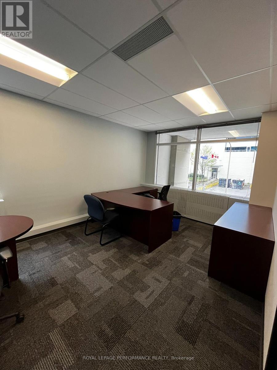 200 - 141 Laurier Avenue W
