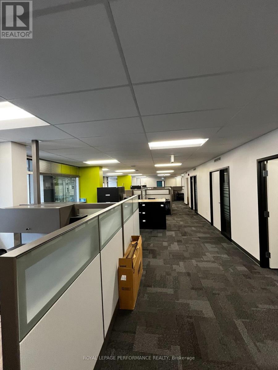 200 - 141 Laurier Avenue W