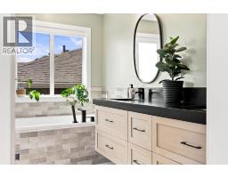 1460 Bayview Point Sw, Airdrie, AB T4B5K2 Photo 36
