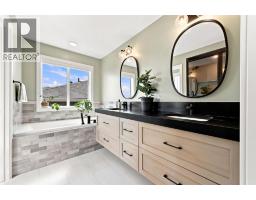 1460 Bayview Point Sw, Airdrie, AB T4B5K2 Photo 37