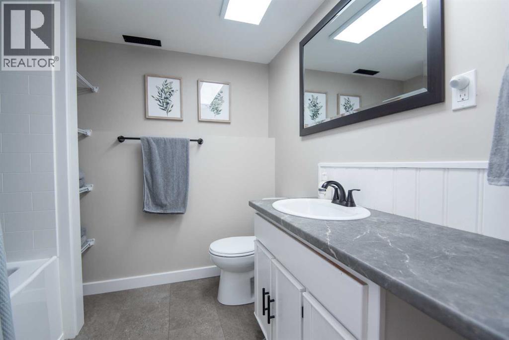 Listing photo – 118 Eversole Crescent, Red Deer