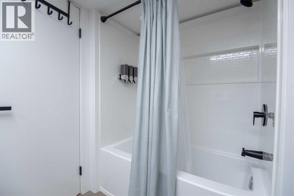 Listing photo – 118 Eversole Crescent, Red Deer