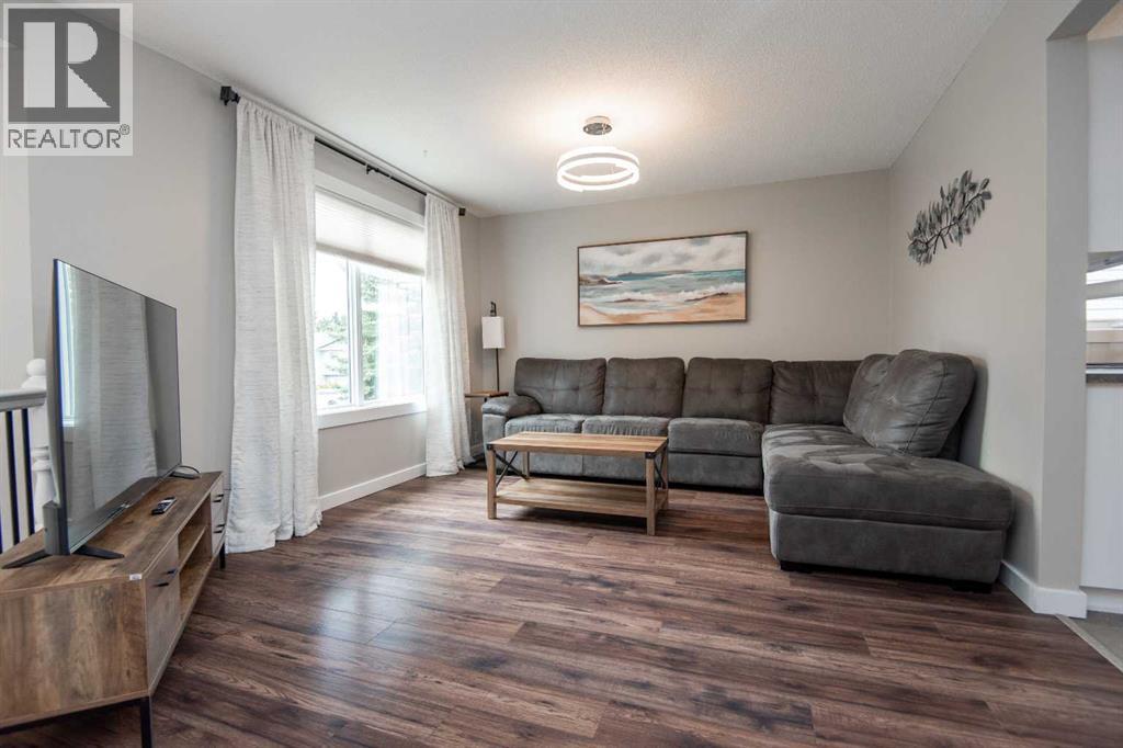 Listing photo – 118 Eversole Crescent, Red Deer