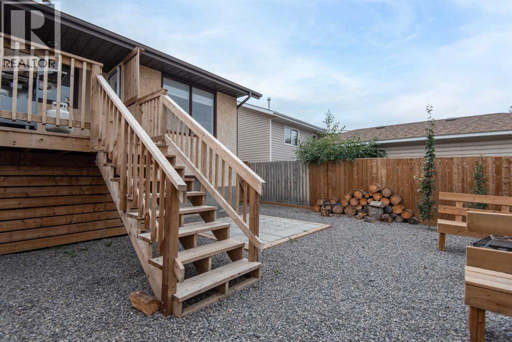 Listing photo – 118 Eversole Crescent, Red Deer