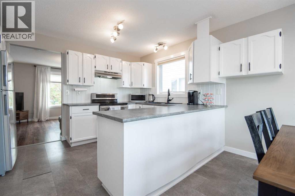 Listing photo – 118 Eversole Crescent, Red Deer