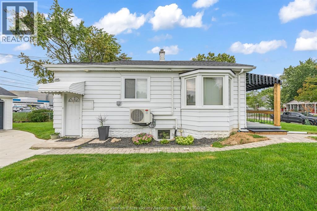 2597 Alexis Road — photo 8
