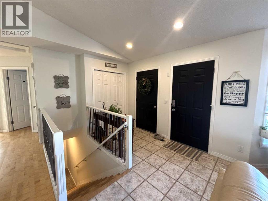 7 Stiles Cove, Whitecourt, Alberta, T7S1T7, Whitecourt, Alberta — photo 3 of 5