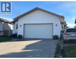 7 Stiles Cove, Whitecourt — photo 2